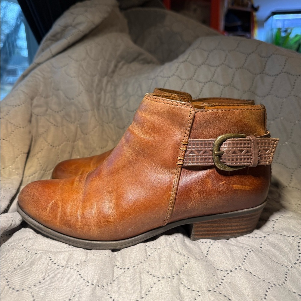 Clarks Collection Women Tan Brown Leather Ankle Boots Buckle Strap Size 7 M‎
